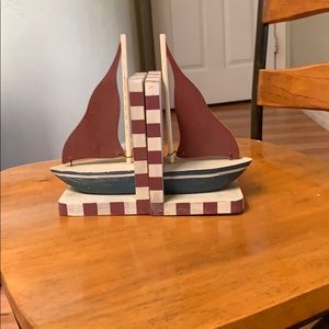 Boat book ends